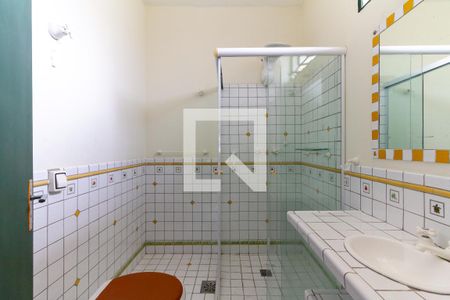 Casa à venda com 430m², 4 quartos e 4 vagas Casa à venda com 430m², 4 quartos e 4 vagasBanheiro da Suíte 4