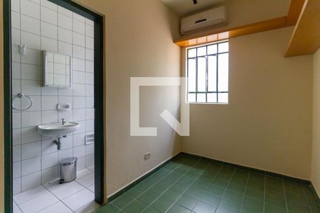 Casa à venda com 430m², 4 quartos e 4 vagas Casa à venda com 430m², 4 quartos e 4 vagasQuarto de Serviço