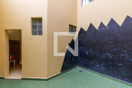 Casa à venda com 430m², 4 quartos e 4 vagas Casa à venda com 430m², 4 quartos e 4 vagasJardim de Inverno