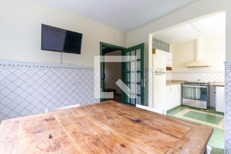 Casa à venda com 430m², 4 quartos e 4 vagas Casa à venda com 430m², 4 quartos e 4 vagasCopa