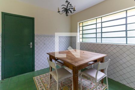 Casa à venda com 430m², 4 quartos e 4 vagas Casa à venda com 430m², 4 quartos e 4 vagasCopa