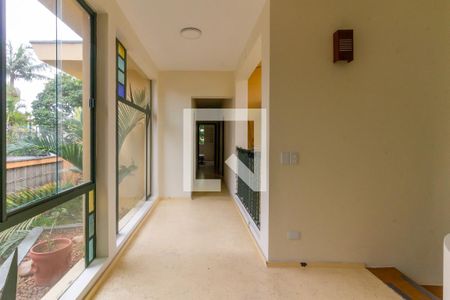 Casa à venda com 430m², 4 quartos e 4 vagas Casa à venda com 430m², 4 quartos e 4 vagasCorredor