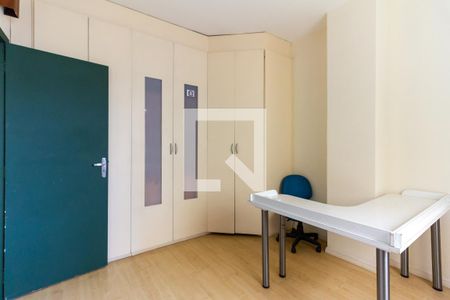 Casa à venda com 430m², 4 quartos e 4 vagas Casa à venda com 430m², 4 quartos e 4 vagasQuarto 2