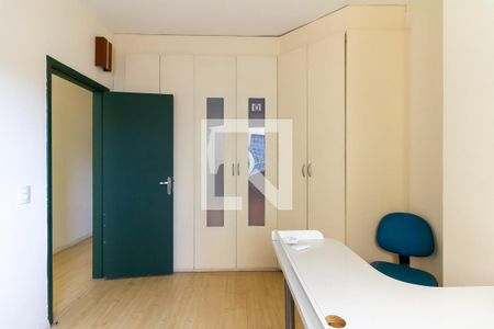 Casa à venda com 430m², 4 quartos e 4 vagas Casa à venda com 430m², 4 quartos e 4 vagasQuarto 2