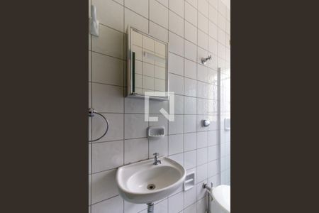 Casa à venda com 430m², 4 quartos e 4 vagas Casa à venda com 430m², 4 quartos e 4 vagasBanheiro de serviço