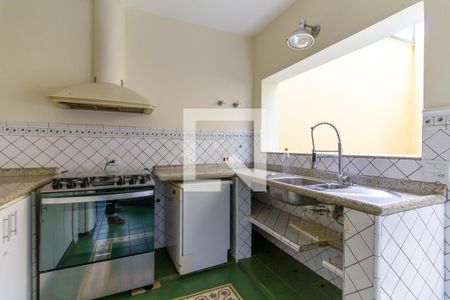 Casa à venda com 430m², 4 quartos e 4 vagas Casa à venda com 430m², 4 quartos e 4 vagasCozinha