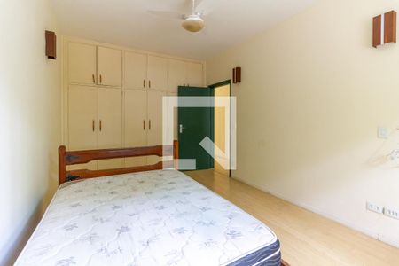 Casa à venda com 430m², 4 quartos e 4 vagas Casa à venda com 430m², 4 quartos e 4 vagasQuarto 3