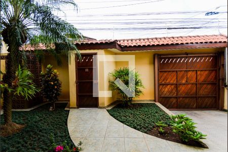 Sala - Vista de casa à venda com 3 quartos, 343m² em Jardim Santa Mena, Guarulhos