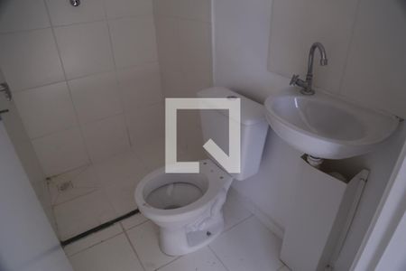 Banheiro de apartamento para alugar com 1 quarto, 16m² em Vila Mangalot, São Paulo