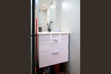 Banheiro Social de kitnet/studio à venda com 1 quarto, 32m² em Centro, São Paulo