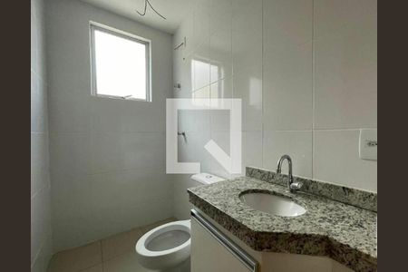 Banheiro de apartamento à venda com 2 quartos, 68m² em Carlos Prates, Belo Horizonte