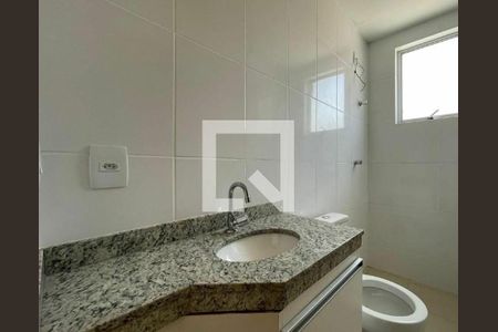 Banheiro de apartamento à venda com 2 quartos, 68m² em Carlos Prates, Belo Horizonte