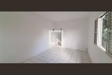 Sala/Quarto de casa para alugar com 1 quarto, 28m² em Vila Menk, Osasco