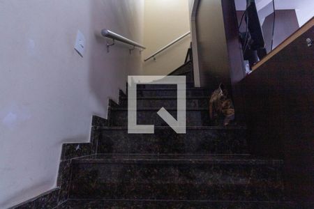 Escada de casa de condomínio à venda com 2 quartos, 105m² em Vila Talarico, São Paulo