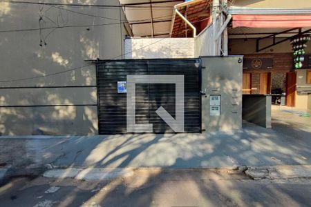 PLACA INSTALADA NA FACHADA de casa para alugar com 2 quartos, 220m² em Jardim Leonor, Campinas