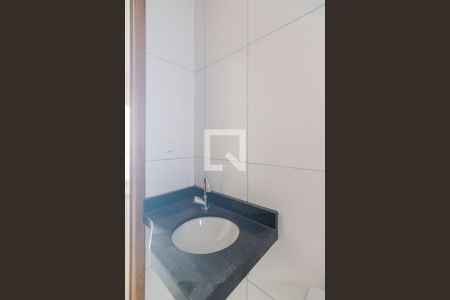 Banheiro da Suite de apartamento à venda com 2 quartos, 48m² em Vila Pires, Santo André