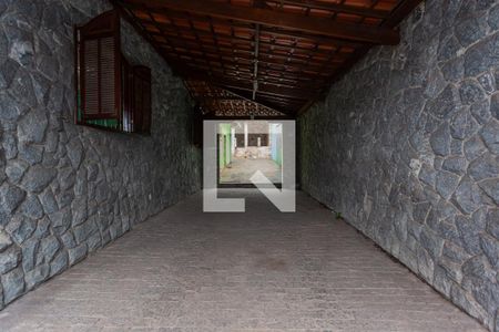 Garagem de casa à venda com 3 quartos, 200m² em Eldorado, Contagem