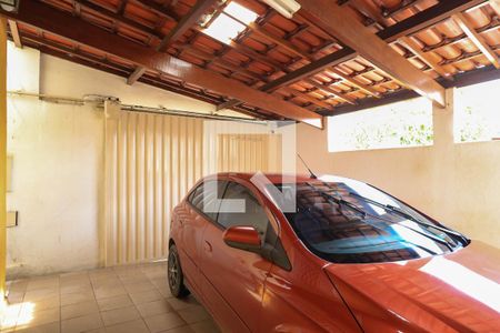 Garagem de casa à venda com 3 quartos, 114m² em Santa Cruz, Belo Horizonte