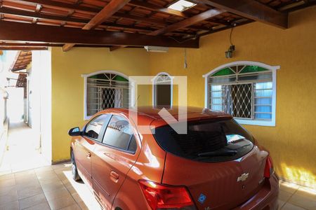 Garagem de casa à venda com 3 quartos, 114m² em Santa Cruz, Belo Horizonte