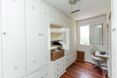 Closet de apartamento para alugar com 2 quartos, 109m² em Itaim Bibi, São Paulo