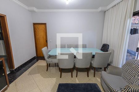 Sala de apartamento para alugar com 3 quartos, 118m² em São João Batista, Belo Horizonte