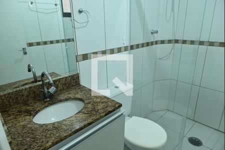 Banheiro Suite de apartamento para alugar com 2 quartos, 89m² em Vila Tupi, Praia Grande