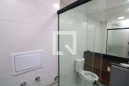 Banheiro  de apartamento à venda com 1 quarto, 26m² em Jardim Independência, São Paulo