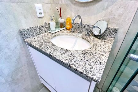 Apartamento à venda com 122m², 3 quartos e 2 vagas Apartamento à venda com 122m², 3 quartos e 2 vagasBanheiro da Suíte 2