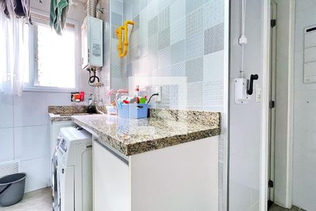 Apartamento à venda com 122m², 3 quartos e 2 vagas Apartamento à venda com 122m², 3 quartos e 2 vagasÁrea de Serviço