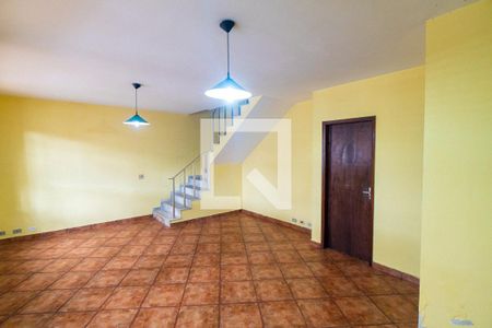 Casa para alugar com 180m², 3 quartos e 3 vagasSala