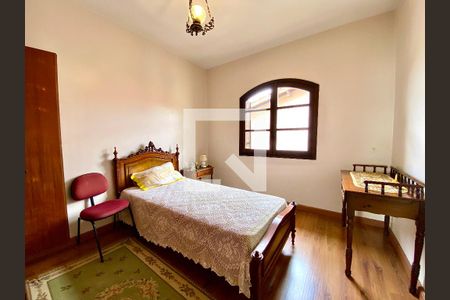 Casa à venda com 437m², 3 quartos e 4 vagas Casa à venda com 437m², 3 quartos e 4 vagasQuarto 1