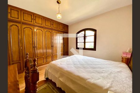 Casa à venda com 437m², 3 quartos e 4 vagas Casa à venda com 437m², 3 quartos e 4 vagasSuíte 1