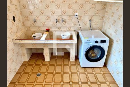 Casa à venda com 437m², 3 quartos e 4 vagas Casa à venda com 437m², 3 quartos e 4 vagasÁrea de Serviço