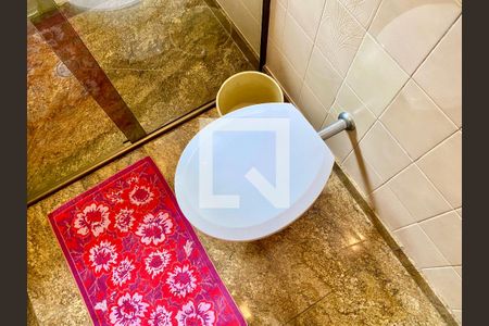 Casa à venda com 437m², 3 quartos e 4 vagas Casa à venda com 437m², 3 quartos e 4 vagasBanheiro da Suíte 1