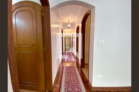 Casa à venda com 437m², 3 quartos e 4 vagas Casa à venda com 437m², 3 quartos e 4 vagasQuarto - corredor