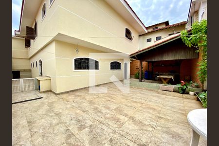 Casa à venda com 437m², 3 quartos e 4 vagas Casa à venda com 437m², 3 quartos e 4 vagasQuintal