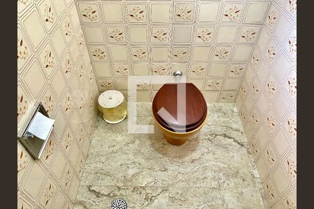 Casa à venda com 437m², 3 quartos e 4 vagas Casa à venda com 437m², 3 quartos e 4 vagasLavabo 2