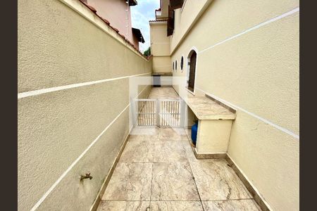 Casa à venda com 437m², 3 quartos e 4 vagas Casa à venda com 437m², 3 quartos e 4 vagasQuintal