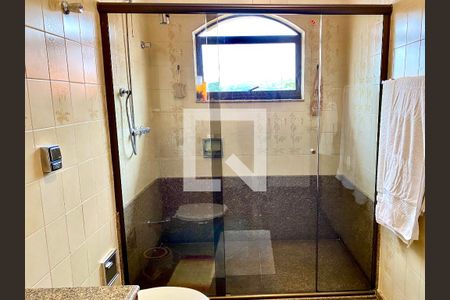 Casa à venda com 437m², 3 quartos e 4 vagas Casa à venda com 437m², 3 quartos e 4 vagasBanheiro da Suíte 2