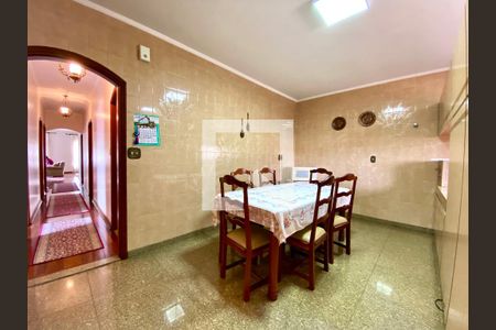 Casa à venda com 437m², 3 quartos e 4 vagas Casa à venda com 437m², 3 quartos e 4 vagasCozinha 1