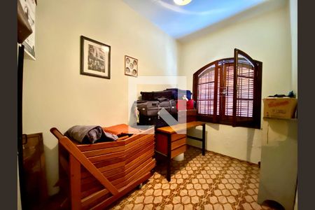 Casa à venda com 437m², 3 quartos e 4 vagas Casa à venda com 437m², 3 quartos e 4 vagasEdicula