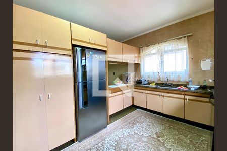 Casa à venda com 437m², 3 quartos e 4 vagas Casa à venda com 437m², 3 quartos e 4 vagasCozinha 1