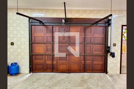 Casa à venda com 437m², 3 quartos e 4 vagas Casa à venda com 437m², 3 quartos e 4 vagasGaragem