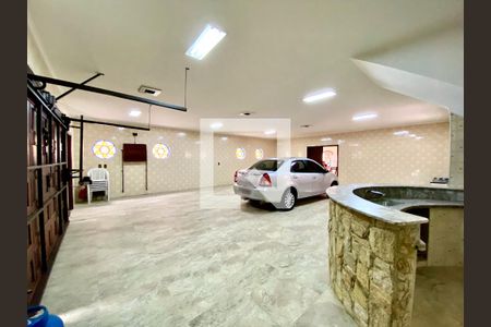 Casa à venda com 437m², 3 quartos e 4 vagas Casa à venda com 437m², 3 quartos e 4 vagasGaragem