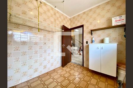 Casa à venda com 437m², 3 quartos e 4 vagas Casa à venda com 437m², 3 quartos e 4 vagasÁrea de Serviço