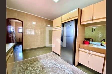 Casa à venda com 437m², 3 quartos e 4 vagas Casa à venda com 437m², 3 quartos e 4 vagasCozinha 1