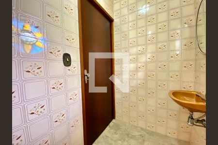 Casa à venda com 437m², 3 quartos e 4 vagas Casa à venda com 437m², 3 quartos e 4 vagasLavabo 2