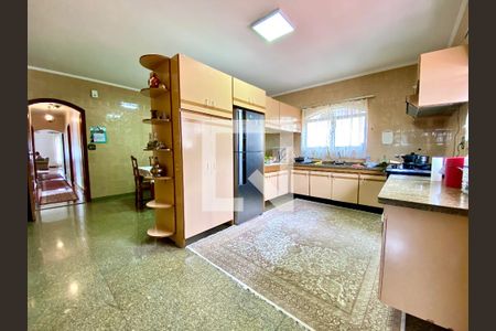 Casa à venda com 437m², 3 quartos e 4 vagas Casa à venda com 437m², 3 quartos e 4 vagasCozinha 1