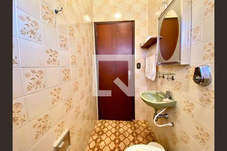 Casa à venda com 437m², 3 quartos e 4 vagas Casa à venda com 437m², 3 quartos e 4 vagasBanheiro