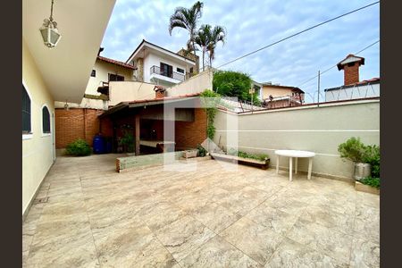 Casa à venda com 437m², 3 quartos e 4 vagas Casa à venda com 437m², 3 quartos e 4 vagasQuintal
